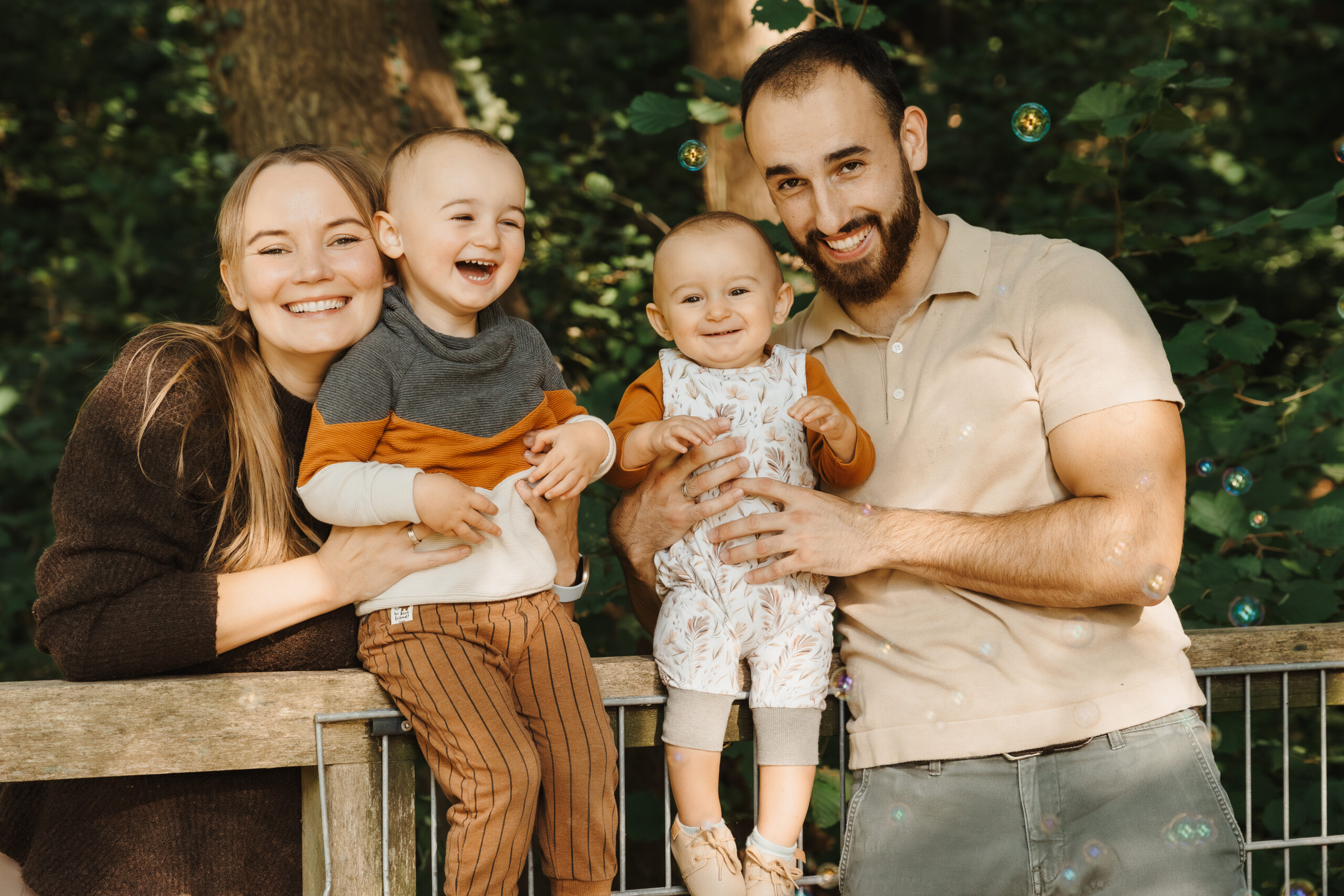 Familienshooting mit Seifenblasen
