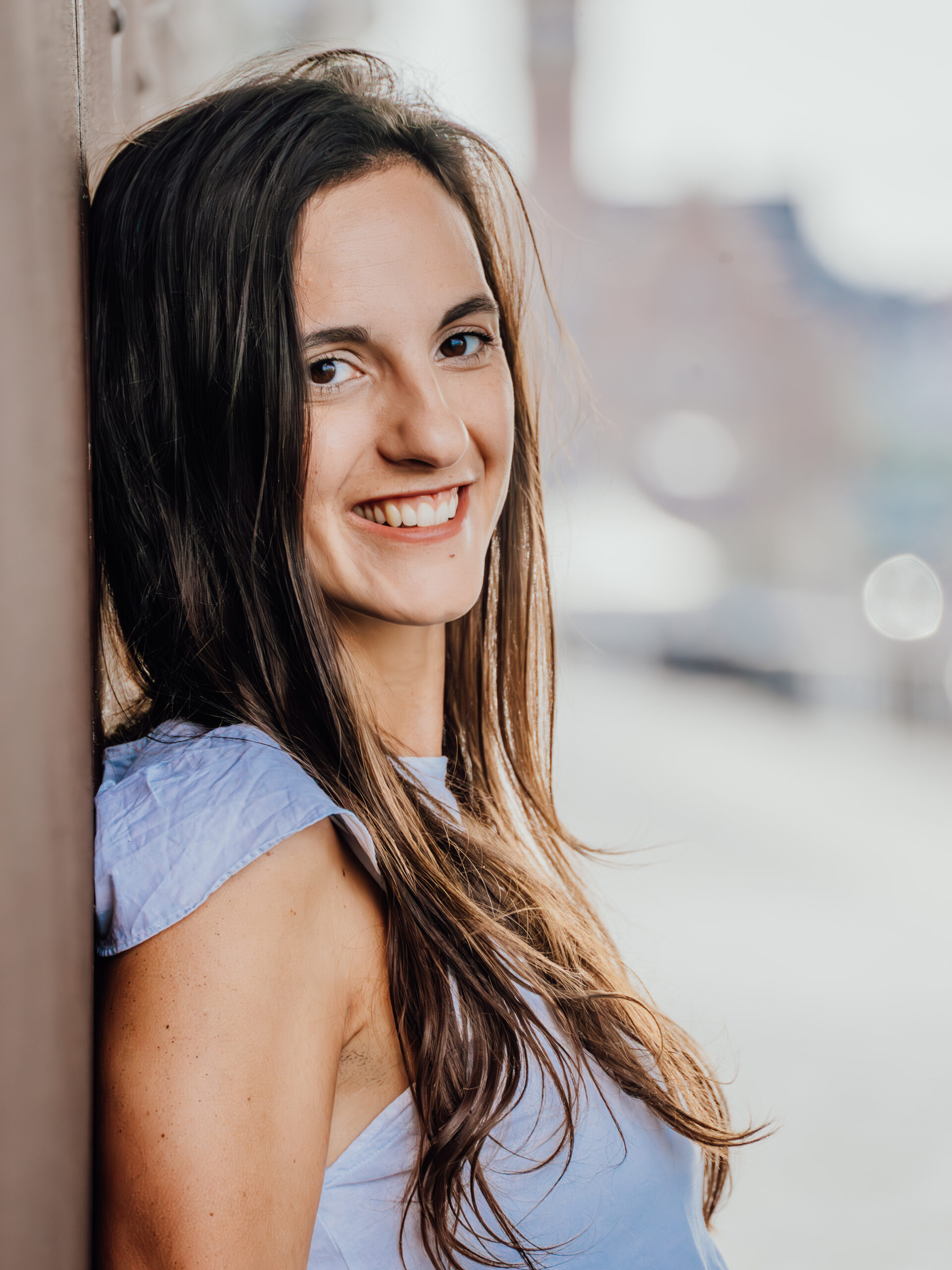 Frauenportrait im goldenen Licht